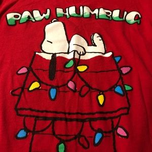 Super cute a Christmas SNOOPY tee LS